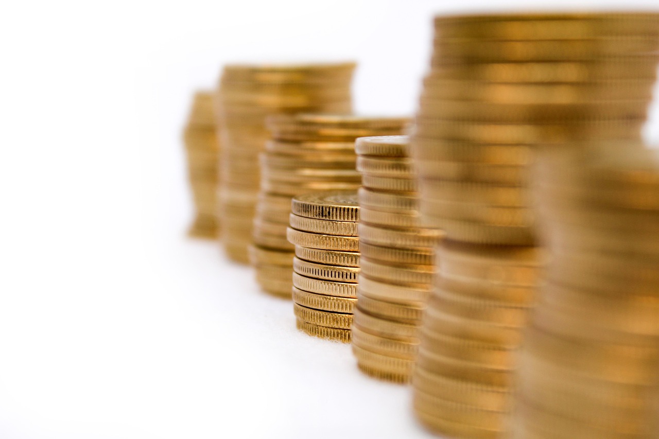 Money, finance, saving — 6 Millennial Tips To Investing In Precious Metals