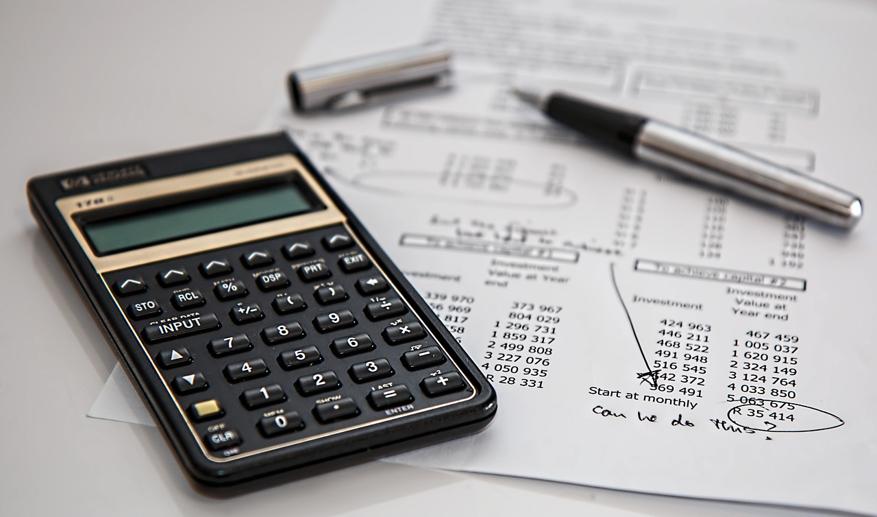 Calculator, calculation, insurance — Binary Options Trading - A Sure Way To Determine Your Profits Before Trading