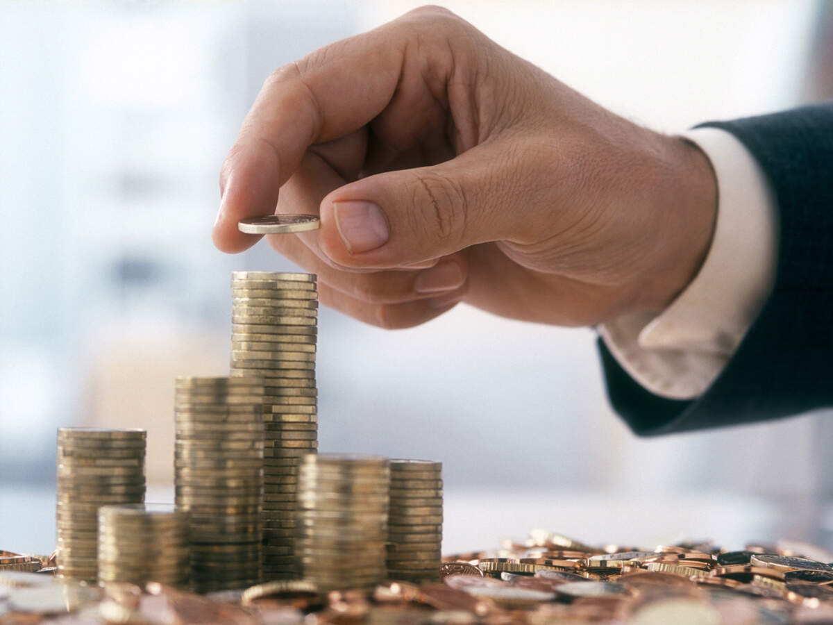 Explore the opportunities and challenges in hybrid funds