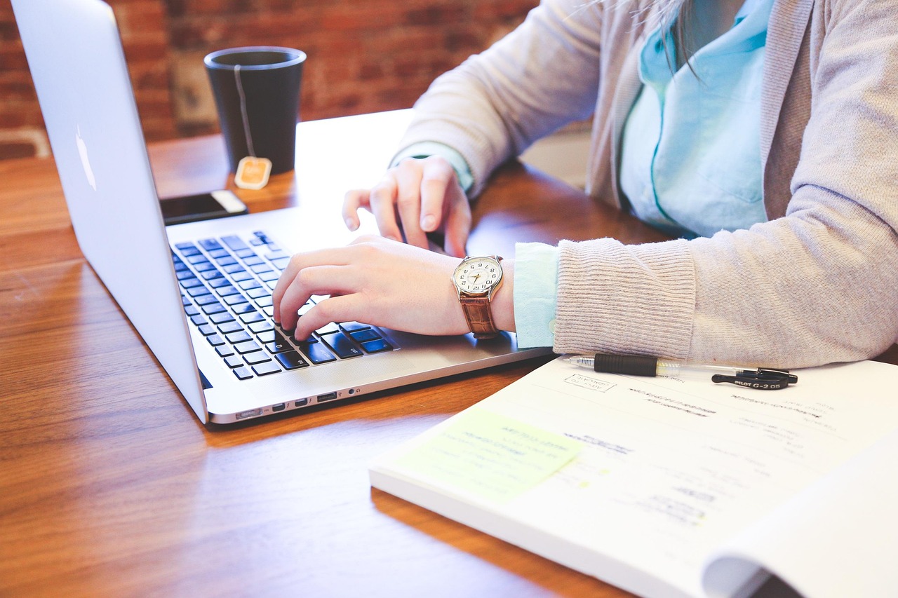 Student, typing, keyboard — Join Online Spanish Classes and Connect with Global Learners