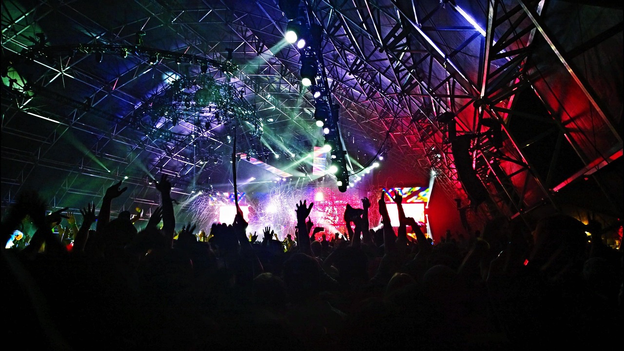 Audience, band, concert — SA Baccarat: Play confidently on a trusted platform with fast payouts.