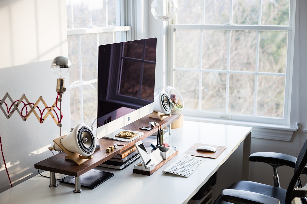 Computer, keyboard, apple — Seven Reasons To Choose Hong Kong For Setting Up Your Business?