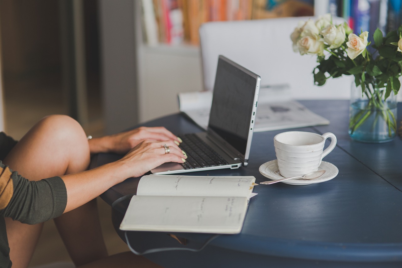 Laptop, workstaion, office — Webinar Marketing: How To Plan & Promote A Webinar