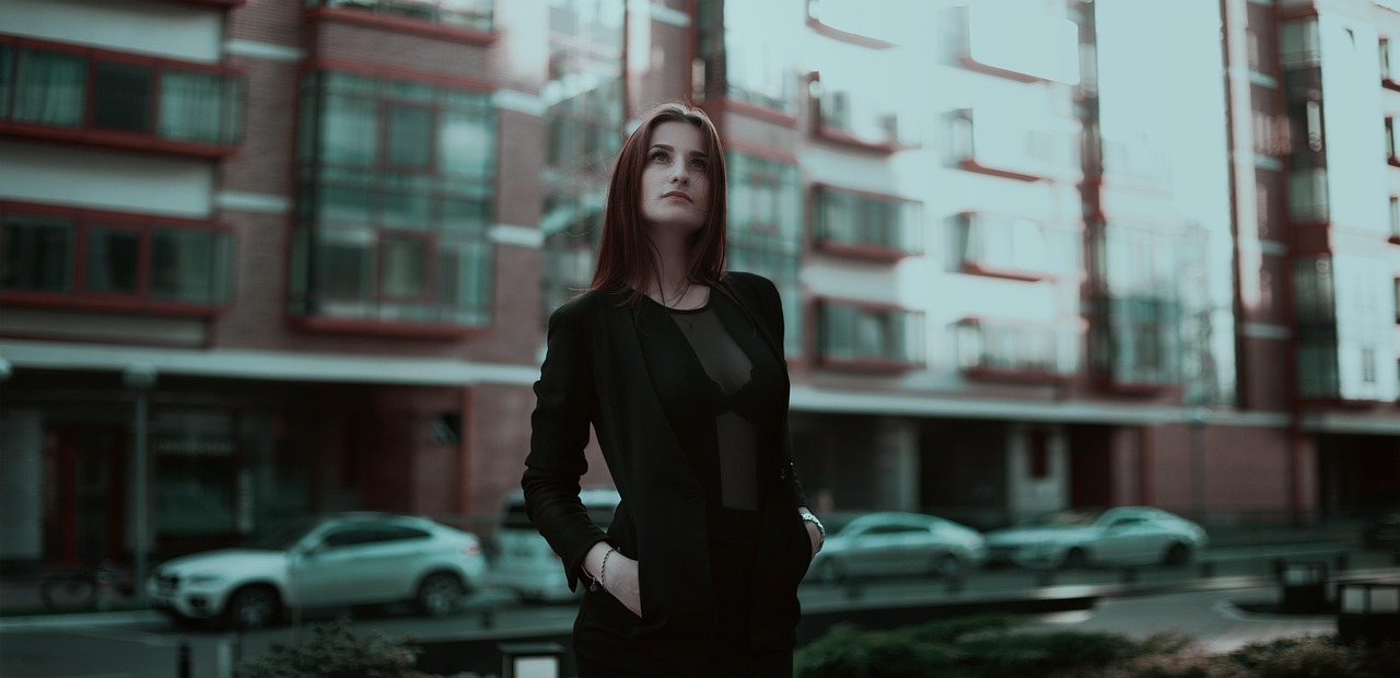 Business woman, business, young woman — Why Telehealth Is the Way of the Future for Your Physical Therapy Business